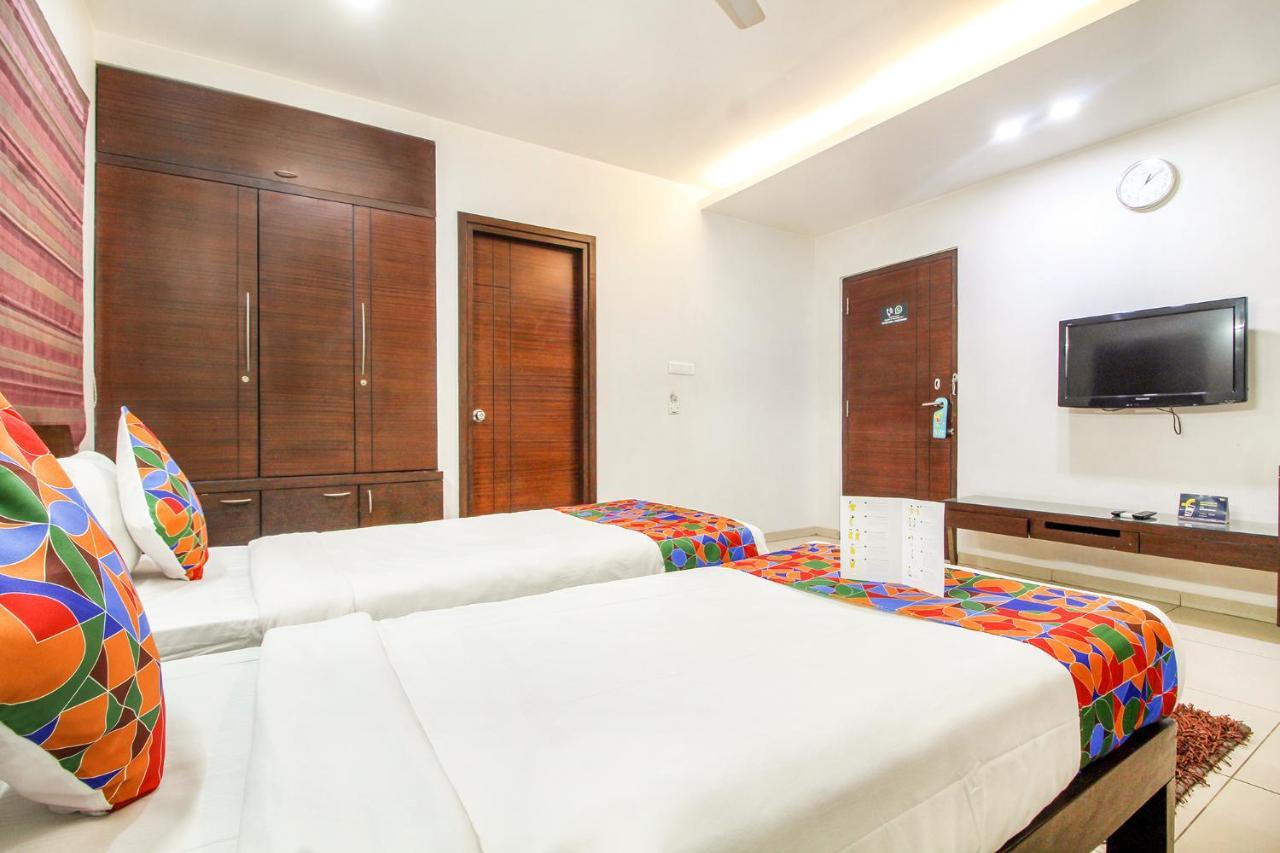 แฟบโฮเต็ล ฮิลล์ วิว พิคำเพชร Hotel ไฮเดอราบัด ภายนอก รูปภาพ